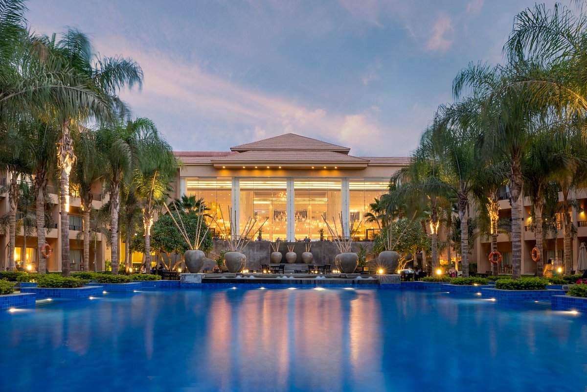 dusit-thani-lakeview